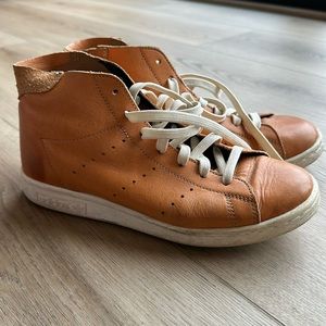 Adidas Stan Smith camel leather hi-tops